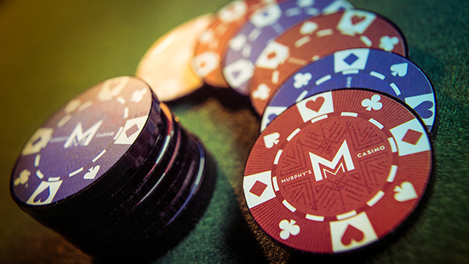 廃盤品　ミッキ－とチップのマジックショー　マジシャンバンク不思議な貯金箱 レア廃盤品 ミッキ－とチップのマジックショー マジシャンバンク